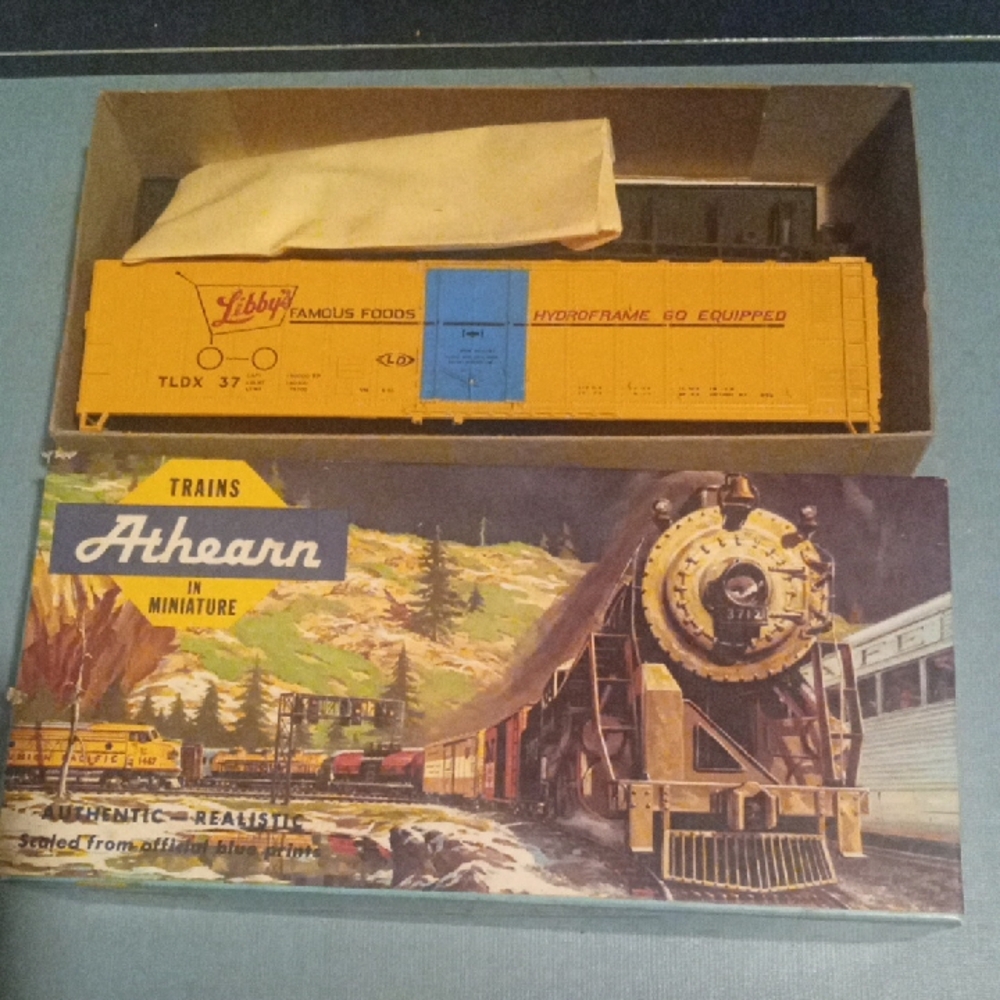 HO Scale Athearn 1625 Libby's 50' Billboard Door Boxcar 37-T2